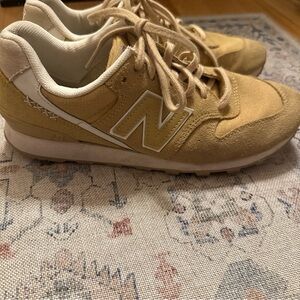 New Balance Women's Athletic Shoes - Tan